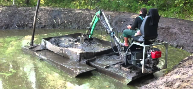 Методы очистки природных водоемов: от земснаряда до бактерий - фото
