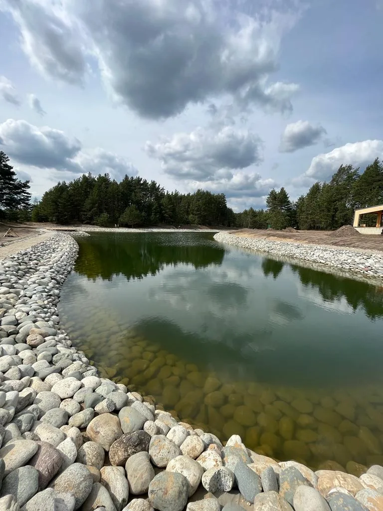 Большой водоем для отеля Ликино