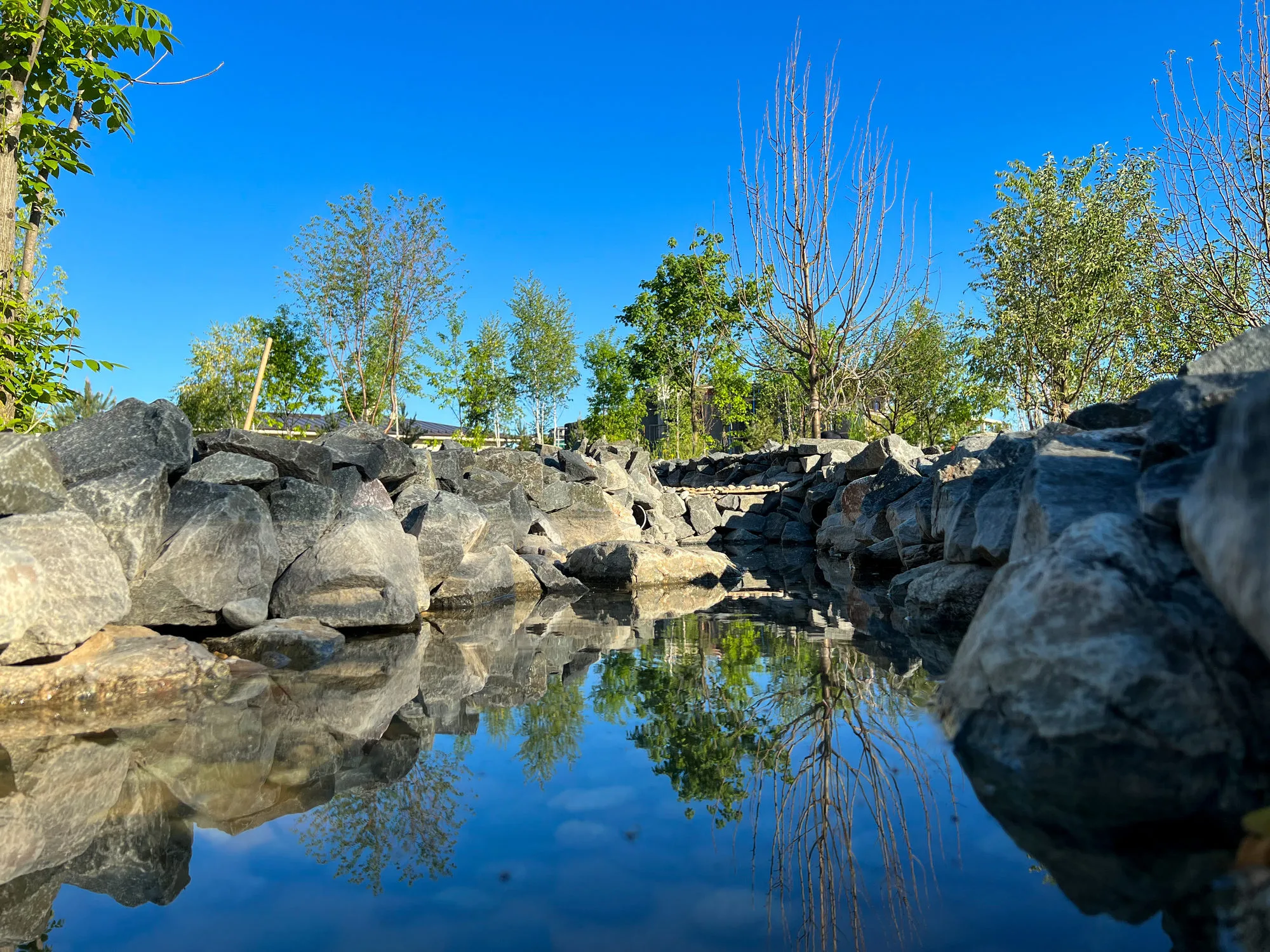 Фото Декоративный водоём в Видном