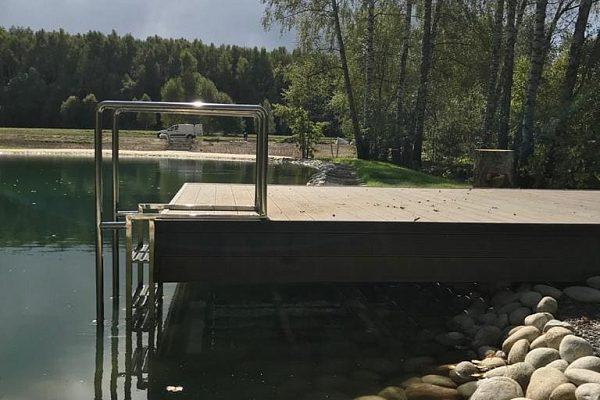 Водоем для купания с помостом в Мытищах