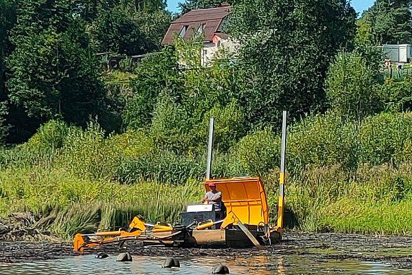 Очистка водоема Московская обл., городской округ Серпухов