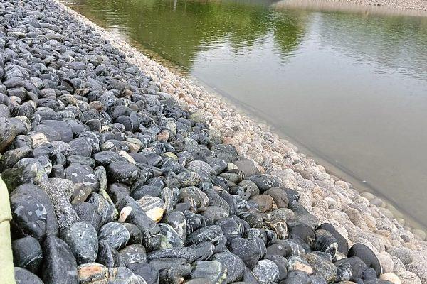 Пруд в клубном поселке в Туле