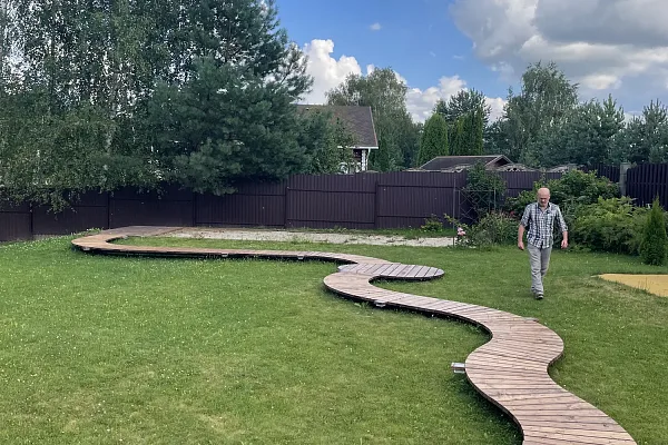 Дорожка на участке в Гагарине