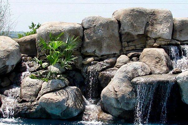 Декоративный водоём из декоративного бетона в Сочи