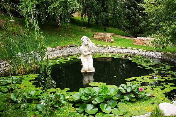 Декоративный водоем со скульптурой в Рязани