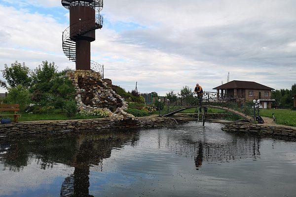Декоративный пруд с ландшафтным дизайном в Курске