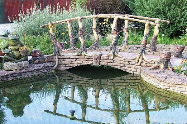 Декоративный водоём из декоративного бетона в Сочи