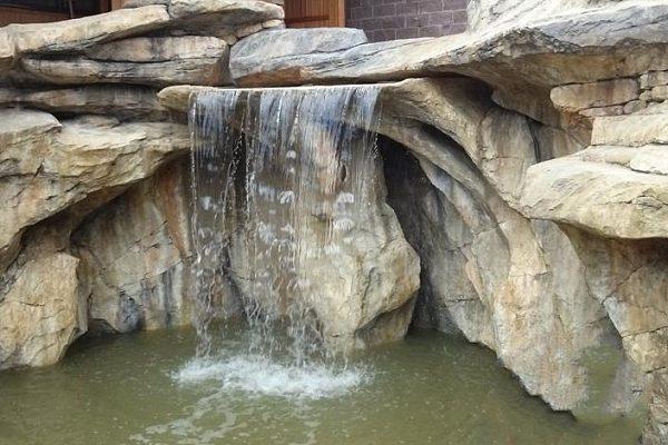 Декоративный водоём из декоративного бетона в Сочи