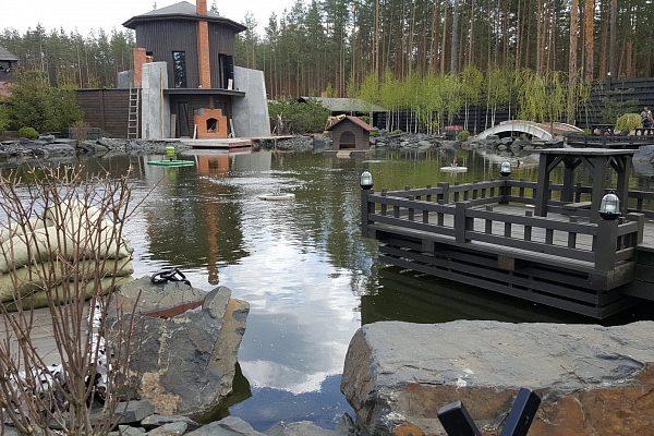 Большие водоемы в парке в Брянске