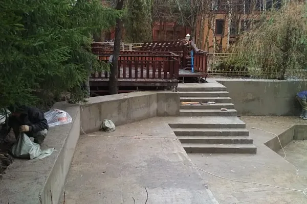 Строительство пруда из бетона в Костроме