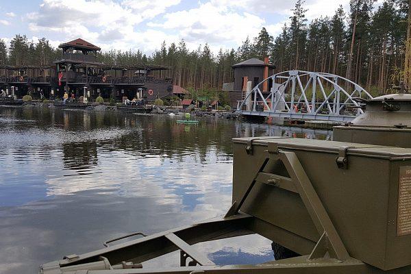 Большие водоемы в парке в Брянске