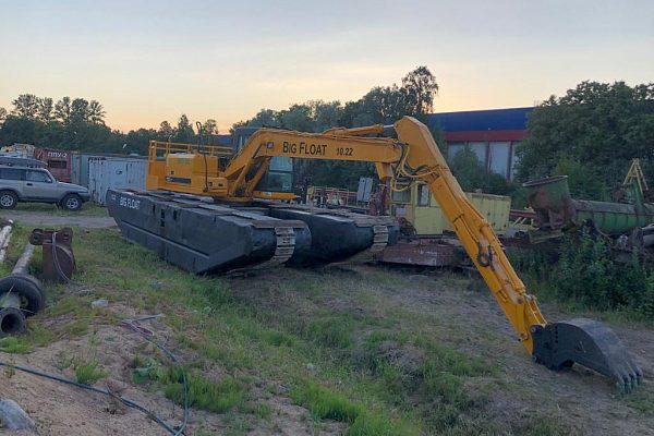 Чистим водоем плавающий экскаватором Московская обл., Руза