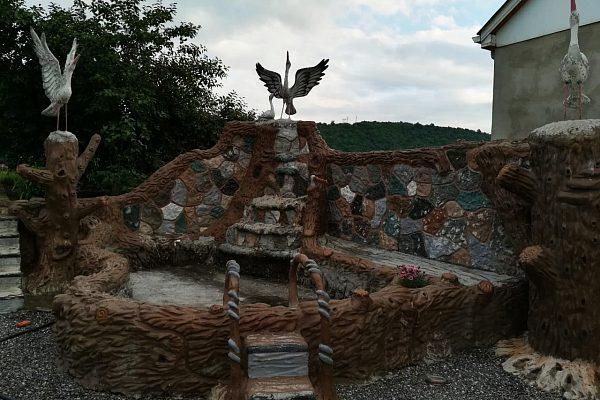 Декоративный водоём из декоративного бетона в Сочи