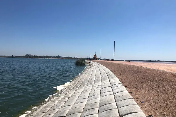 Укрепление берега бетоном