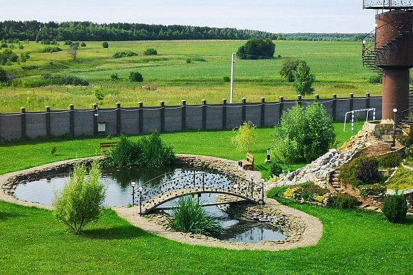 Декоративный пруд с ландшафтным дизайном в Курске