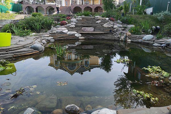 Строительство декоративного пруда на даче  в Костроме