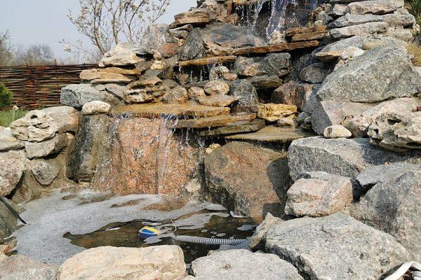Строительство декоративного водопада на участке в Ярославле
