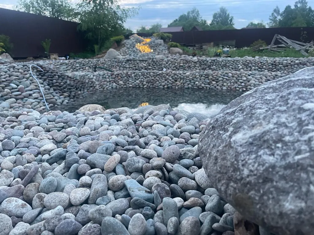 Строительство декоративного водоёма на даче в Серпухове