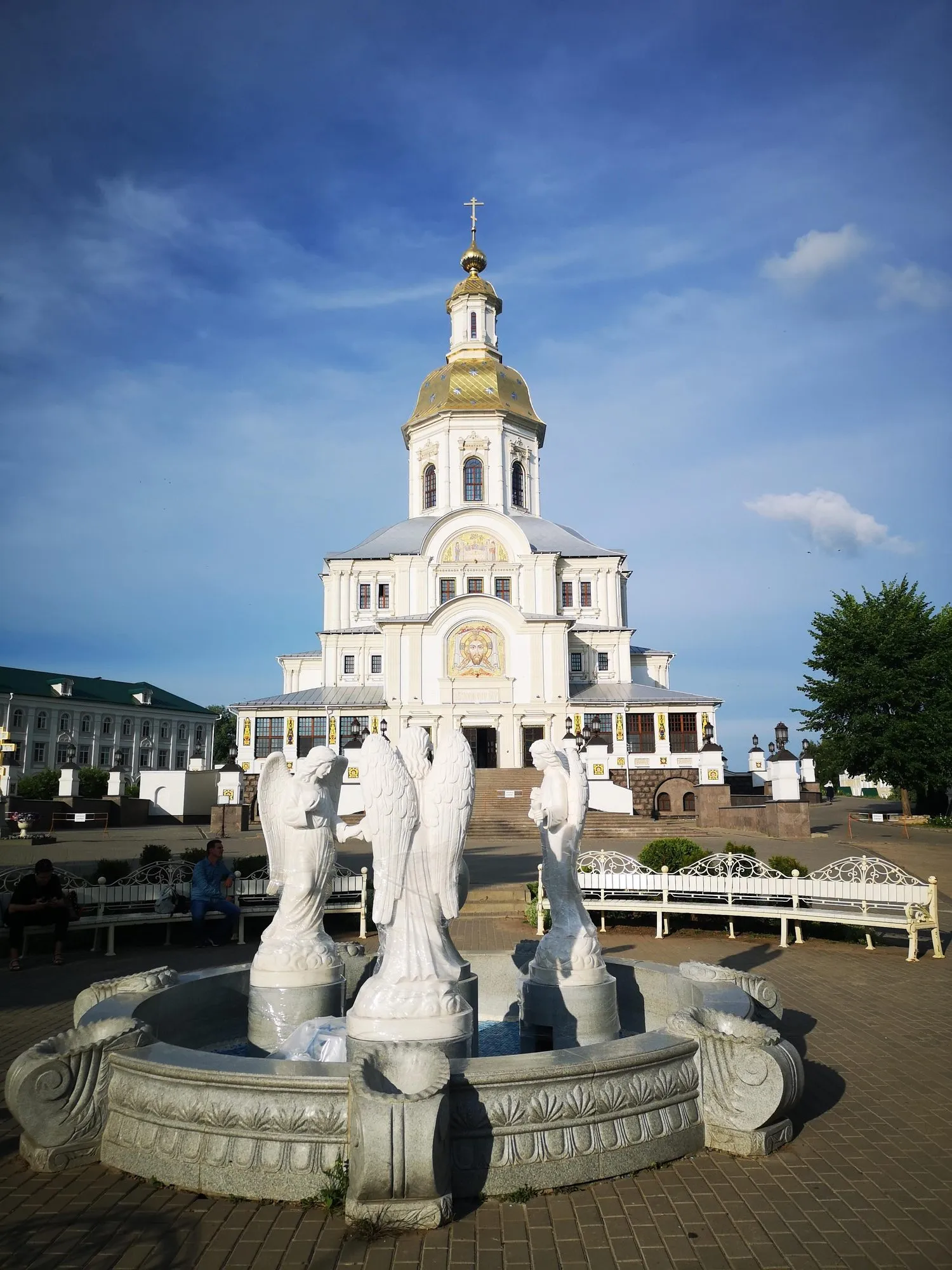 Фонтаны — май 2021 – октябрь 2023