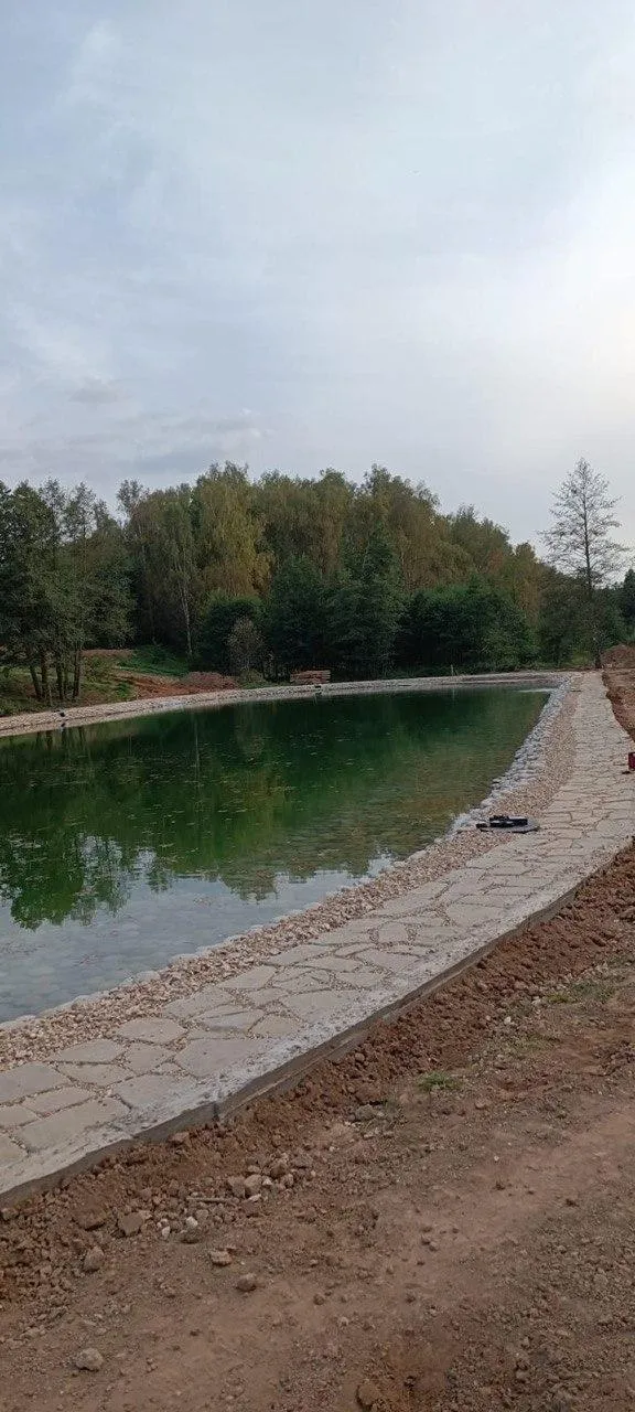Фото Строительство водоема для рыбалки на базе отдыхе в Белгороде